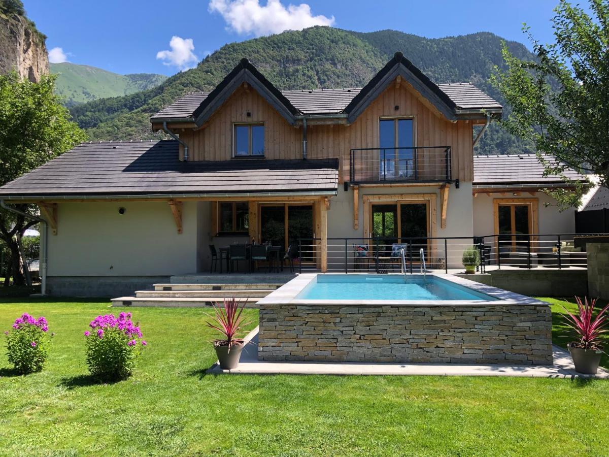 Chalet Barbara With Swimming Pool In The Heart Of Oisans Le Bourg-dʼOisans Extérieur photo